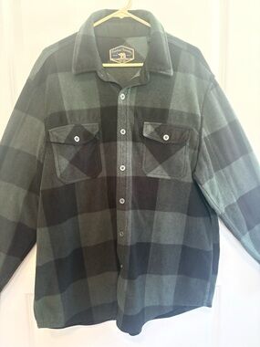 Men's Plaid Lightweight Shirt Jacket in Green and Black - Freedom Foundry